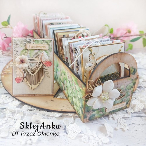 Za pięknie ozdobione nasze pudełko na ATC dziękujemy Ani, czyli SklejAnce