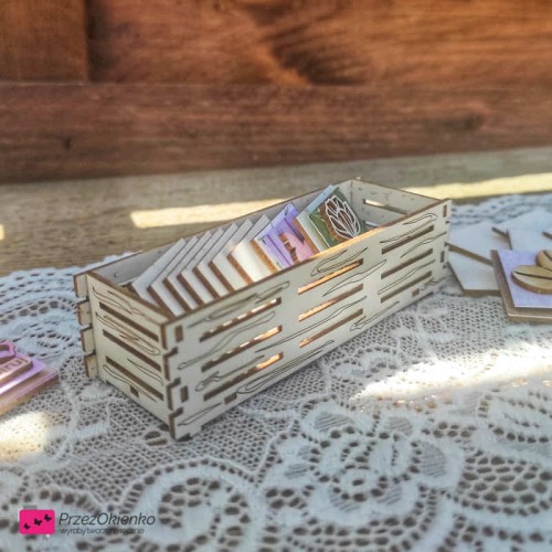 calineczka skrzyneczka do przechowywania.jpg